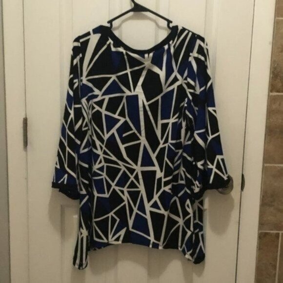 NWT Ashley Stewart Geometric Tunic Top - Picture 3 of 3